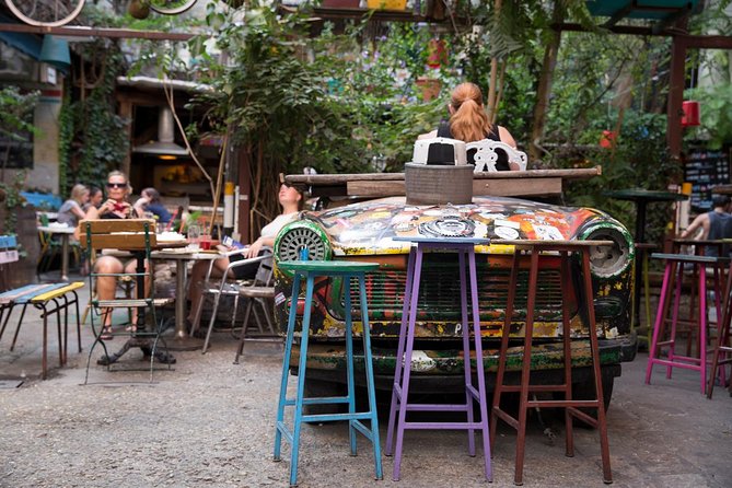 Private Budapest Ruin Bar Tour with Local Drinks & Street Food - The guides make the biggest difference