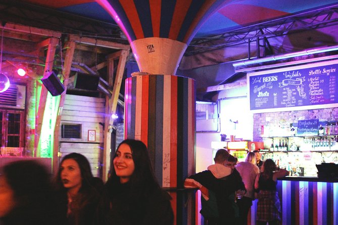 Private Budapest Ruin Bar Tour with Local Drinks & Street Food - Practical details that affect the evening