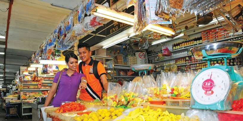 Private Half Day Penang Tasty Local Street Food Tour - Desserts, tropical fruit, and local drinks