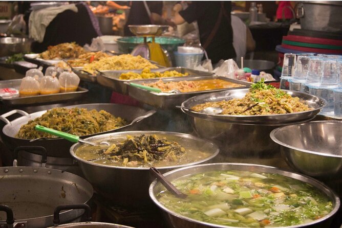 Private Half-Day Tour The Old Chiang Mai City With Street Foods - Guide and transport details to keep in mind
