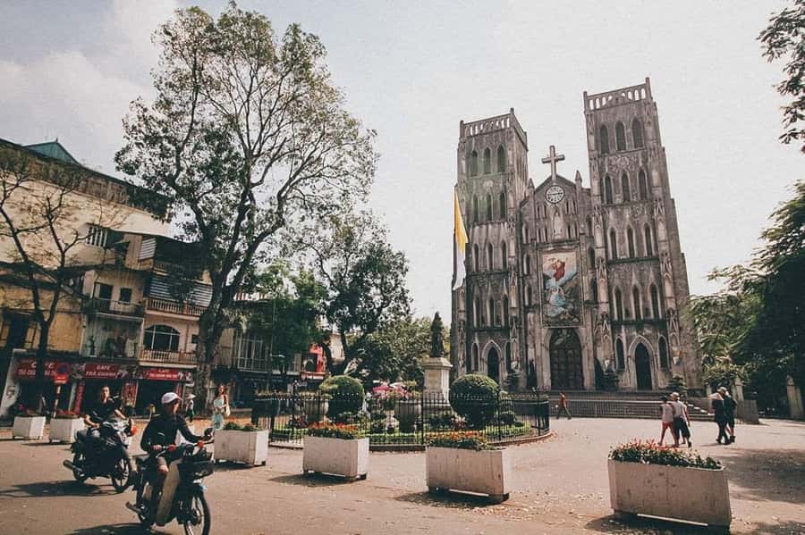 Private: Hanoi Street Food Exploration and Train Street Trip - Walking, clothing, and practical comfort