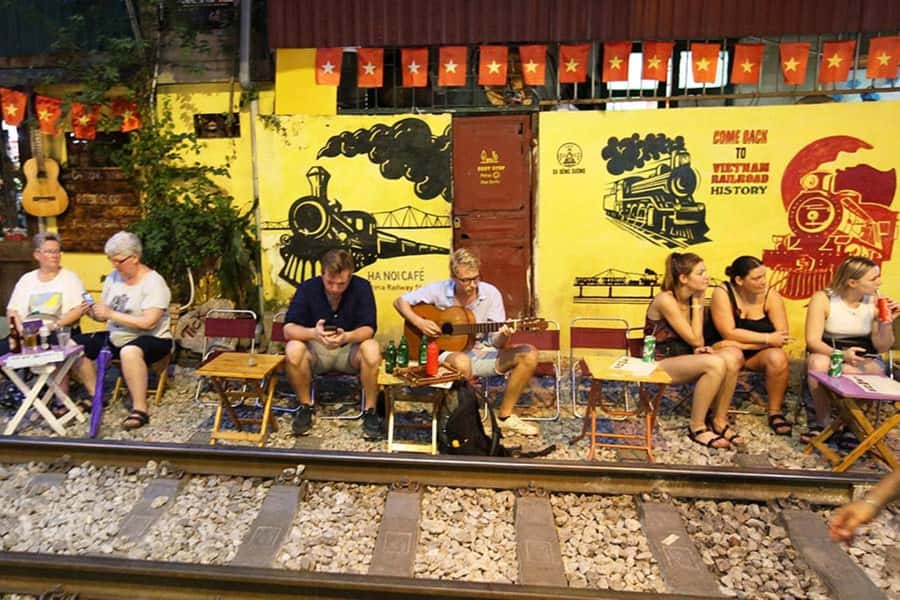 Private: Hanoi Street Food Exploration and Train Street Trip - The drinks: sugarcane juice, iced tea, and local beer