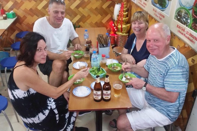 Private Hanoi Street Food Walking Tour With Real Foodie - What the guide adds beyond the plate