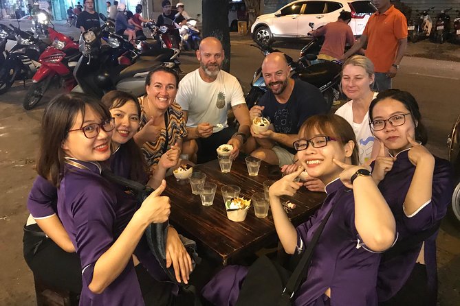 Private Ho Chi Minh Street Food Tour by Motorbike with Ao Dai Female Rider - Meeting your ao dai rider and starting the night