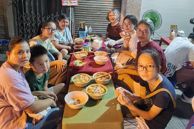 (Private/Motor/Cutural) Street food experience in Hanoi old quarter - Dong Xuan Market shows Hanoi at working scale