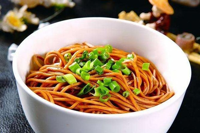 Private Shanghai Evening Street Food Walking and Cruise Tour - Starting near Nanjing Road