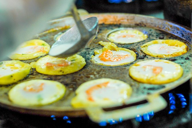 Private Street Food Motorbike Tour in Ho Chi Minh City - District 4: seafood and a proper finish