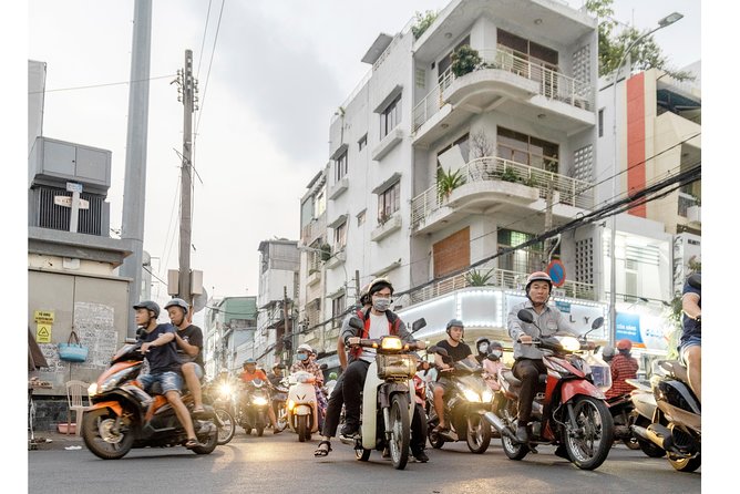 Private Street Food Tour by Scooter in Ho Chi Minh City - Private guides and the personal touch