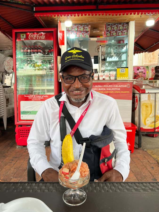 Private Street Food Tour in Walled City and Getsemani - Meeting vendors and hearing local stories