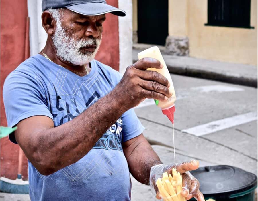Private Street Food Tour in Walled City and Getsemani - Walled City history, then the feel of Getsemani
