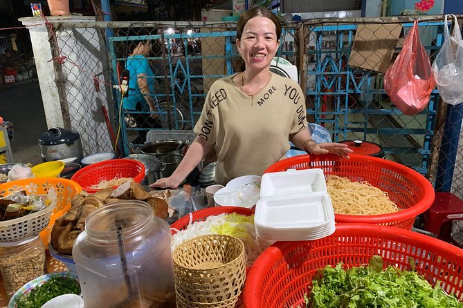 Private Tour HOI AN WALKING STREET FOOD - Walking from daylight into lantern-lit evening