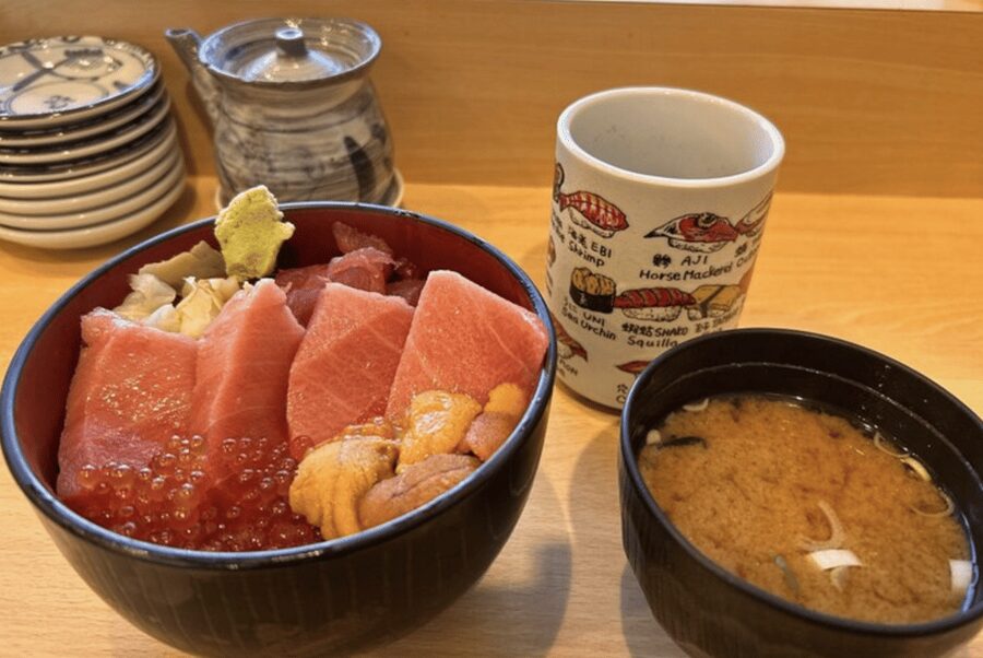Private Toyosu & Tsukiji Market Adventure with Tuna Auction - Shopping for knives, tea tools, and pottery