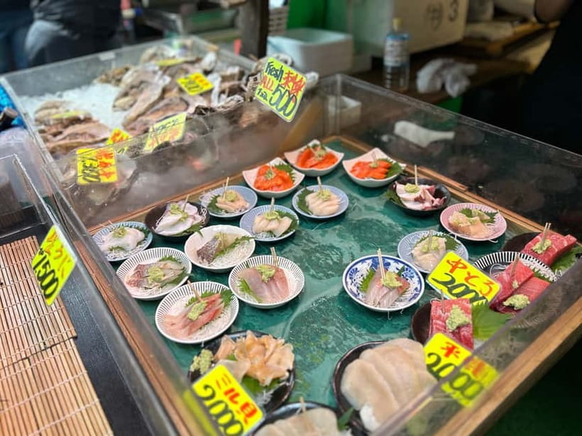Private Toyosu & Tsukiji Market Adventure with Tuna Auction - Timing, taxis, and the early-morning reality