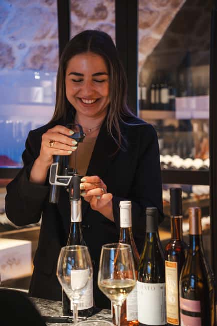 Rethymno: Cretan Wine Tasting Guided Tour with Local Food - How the 1.5-hour session works