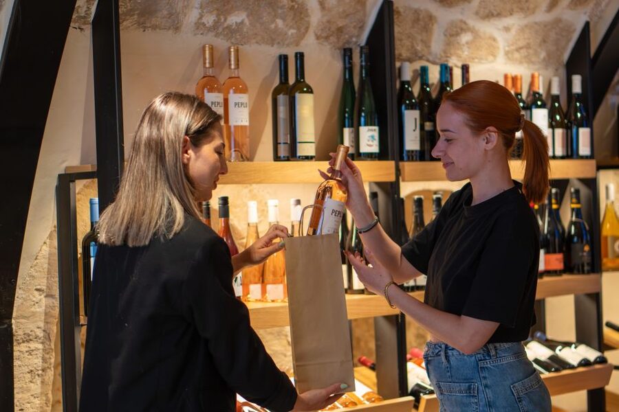 Rethymno: Cretan Wine Tasting Guided Tour with Local Food - Why the local guide matters