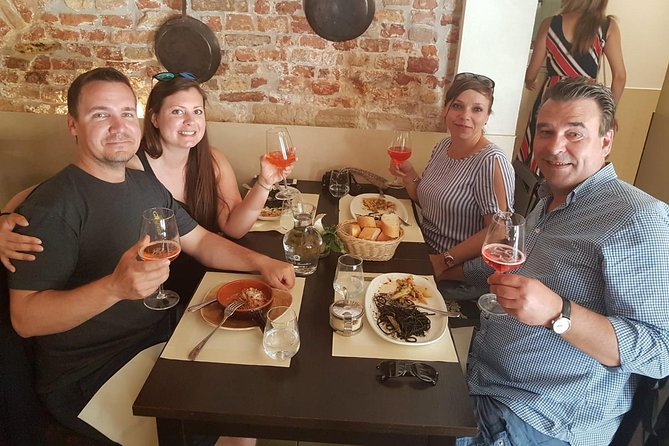 Rialto Market Food and Wine Lunchtime Tour of Venice - How the guides shape the experience