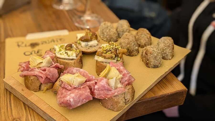 Rialto Street Food Tour & Stories: A Taste of Venice - Meeting at San Giacomo di Rialto