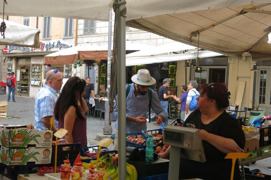 Roman Food Walk - The old bakery and the pleasure of simple bread