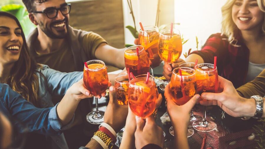 Rome: Aperitivo & Street Food Tour Delights - Cocktail time near the Pantheon
