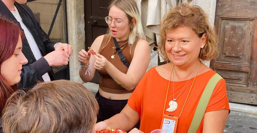 Rome: Campo de Fiori & Ghetto Street Food Sightseeing Tour - Who should book this Rome food tour