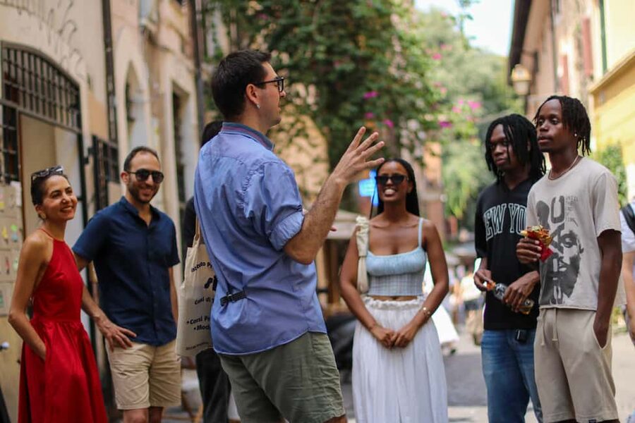 Rome: Historic City Center Local Food Tour - What the guide adds to the food