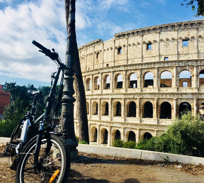 Rome: Private E-Bike Tour with Local Food - Italian food, wine, and the salumeria stop