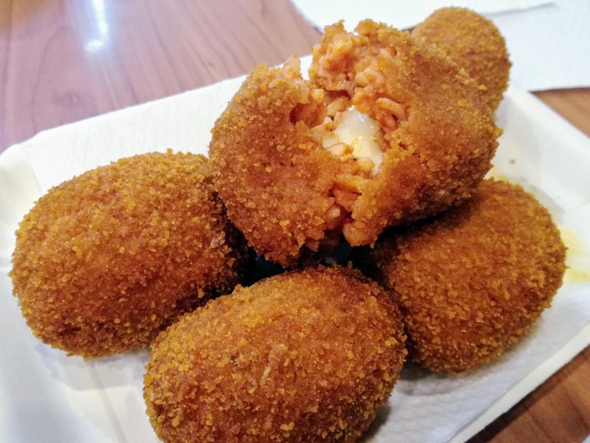 Rome: Trastevere and Jewish Ghetto Street Food Walking Tour - The guides make the difference