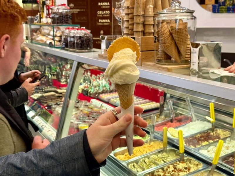 Rome: Trastevere Street Food Walking Tour with Local Expert - The first bakery and the taste of Roman street food