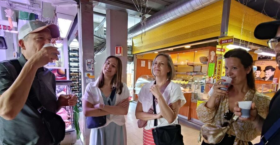 Rome: Vatican Street Food and Wine Tour with Farmers Market - What the food selection means for you