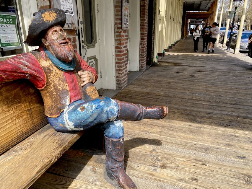 Sacramento: Historical Old Town and Food Walking Tour - A walking tour with food built into the route