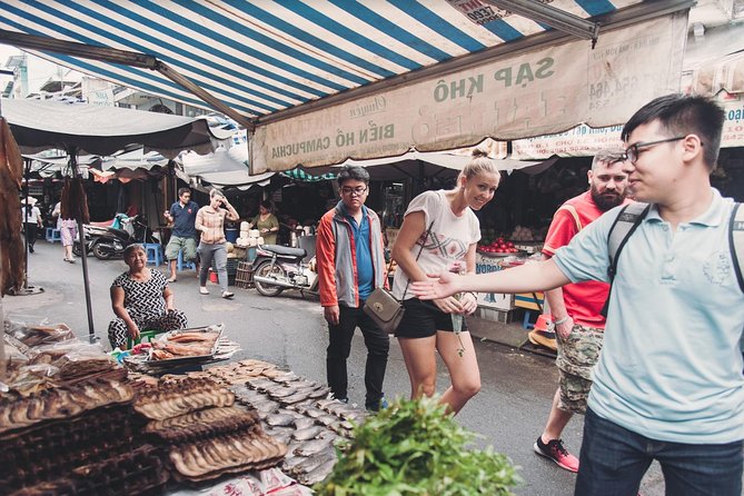 Saigon Authentic Walking Street Food Tour 12+ Tastings Included - What you are likely to eat during four hours