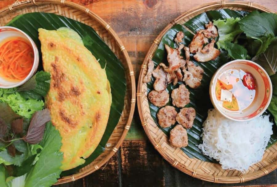 Saigon: Best Price Authentic Walking Street Food Tour - Starting with Bún Bò Huế in District 1