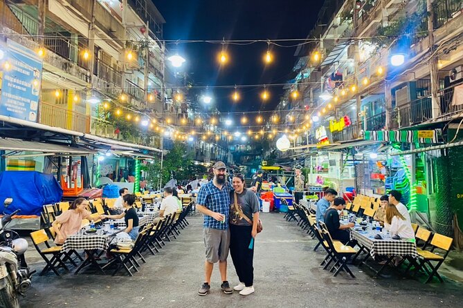 Saigon by Night: Private Street Food Walk You Can’t Miss - The seafood challenge and a hands-on banh mi