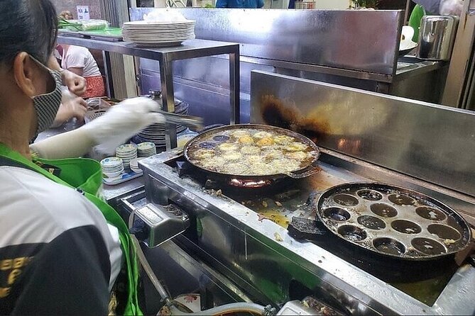 Saigon Evening Walking Street Food Tour - Timing, Walking, and What to Wear