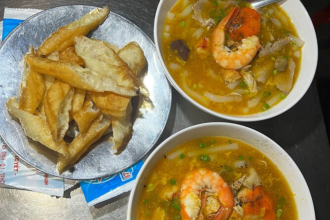 Saigon Street Food By Night - Foodie City Private Tour With Local Guide - Pho or bun bo, two very different noodle choices
