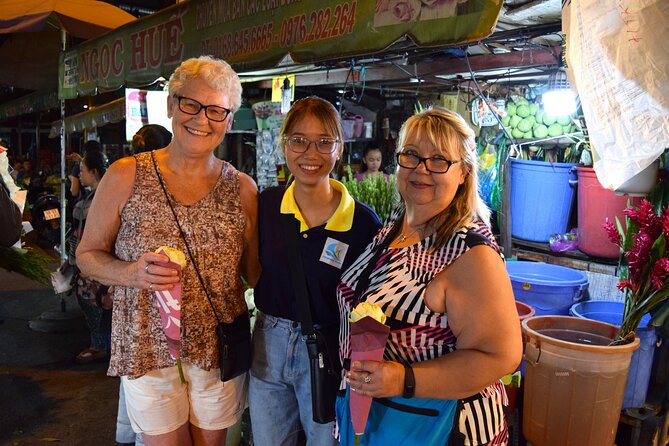 Saigon Street Food By Night - Foodie City Private Tour With Local Guide - Starting at 5:30 pm, when Saigon begins to eat