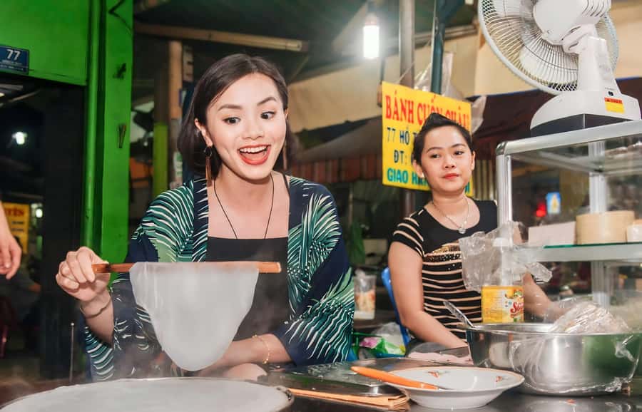 Saigon: Street Food Tasting & Sightseeing Tour by Motorbike - Dietary choices and the seven-tasting option