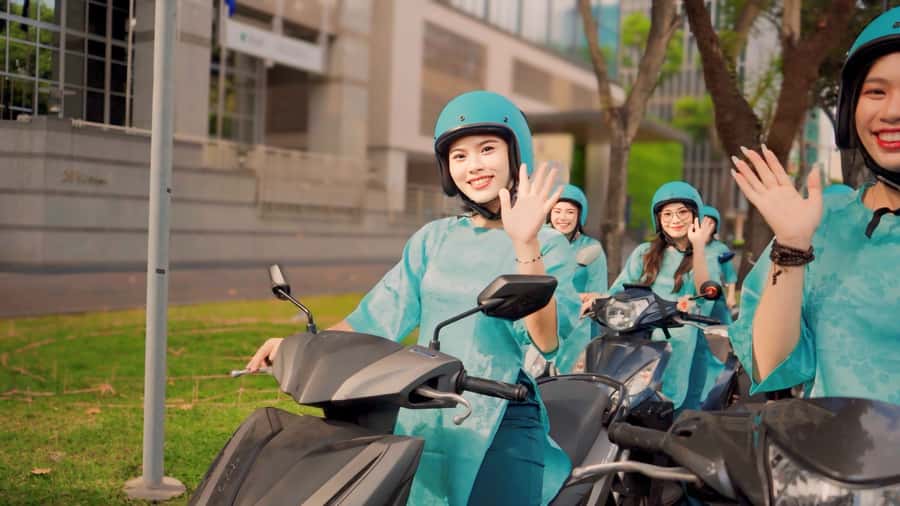 Saigon: Street Food Tasting & Sightseeing Tour by Motorbike - The route through four Saigon districts