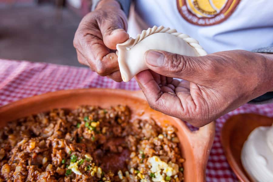 Salta en un Bocado - Cultural Tour & Empanada Tasting - Cobblestones, markets, and Salta’s everyday traditions