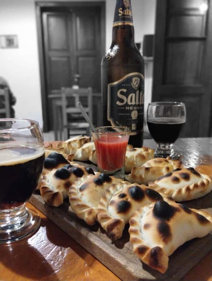 Salta en un Bocado - Cultural Tour & Empanada Tasting - A short walk to Casona Histórica
