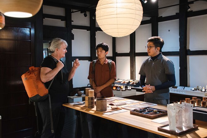 Samurai Food Walk in Kakunodate - Kiritanpo at the Samurai Street Teahouse