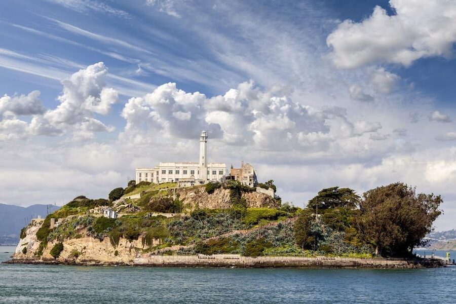 San Francisco: Alcatraz Island & Chinatown Walking Tour - Two San Francisco icons in one four-hour plan