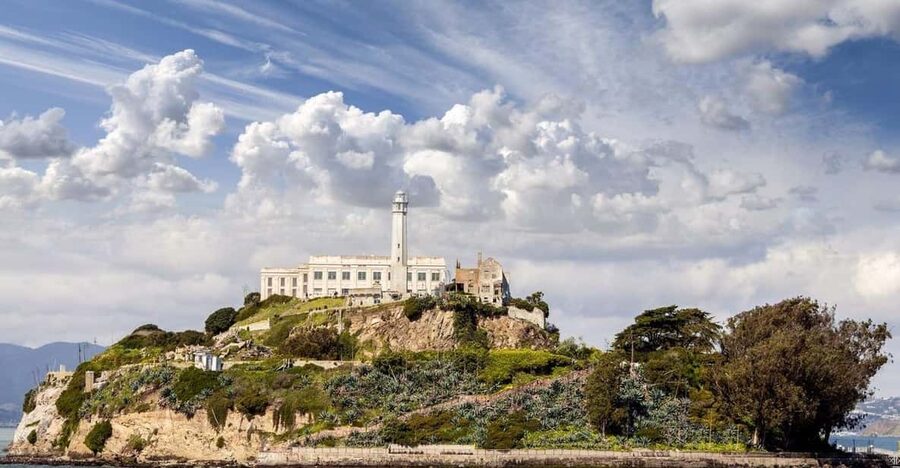San Francisco: Alcatraz Island & Chinatown Walking Tour - A 60-minute walk through Chinatown