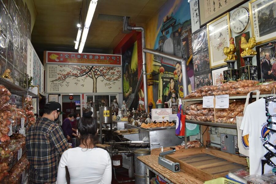 San Francisco: Chinatown Food and History Walking Tour - Delicious Dim Sum as the main food stop