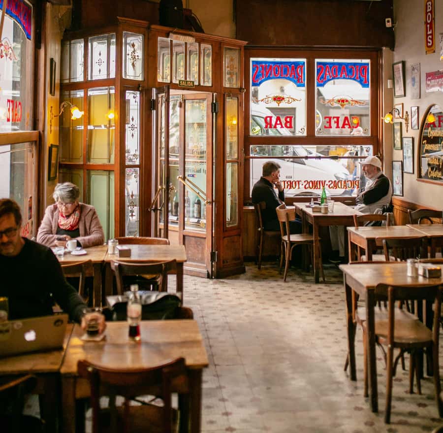 San Telmo: Historical Guided Tour with Street Food & Drinks - Starting with an aperitif at El Federal Bar