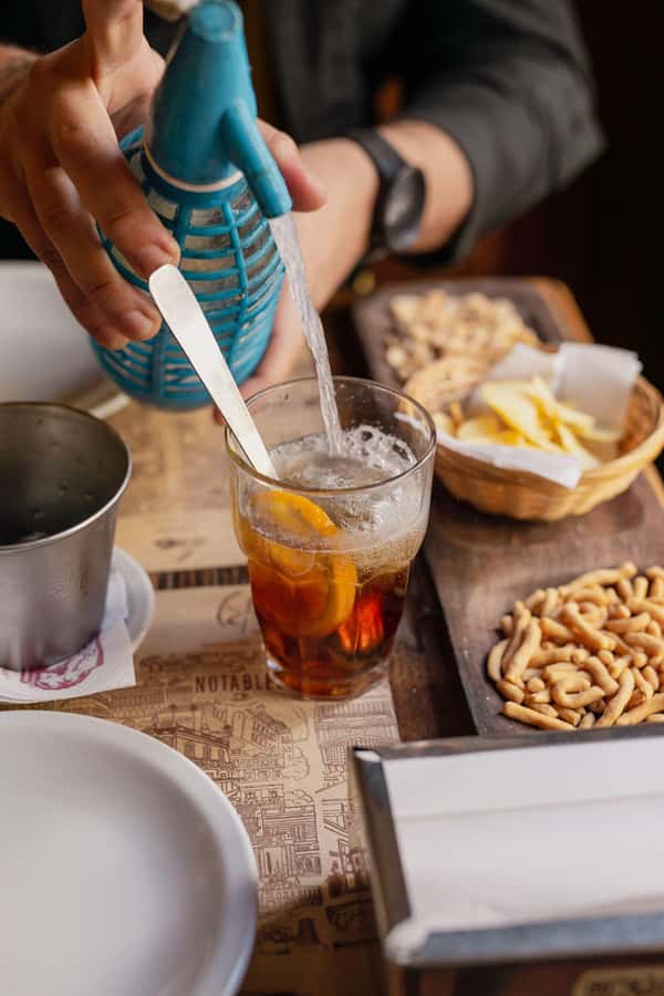 San Telmo: Historical Guided Tour with Street Food & Drinks - Who should take this San Telmo food walk?