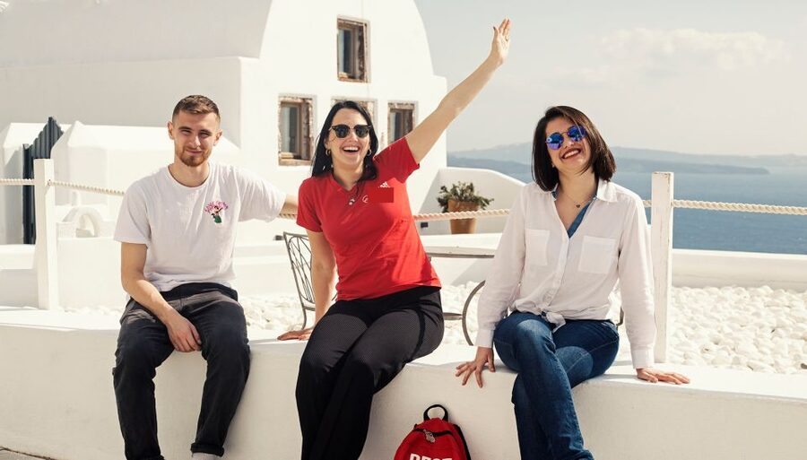 Santorini: Sunset Walking Tour with Local Food and Drinks - Why this walk is more than a sunset photo stop