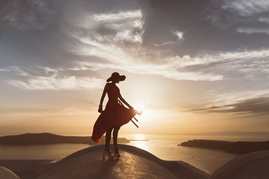 Santorini: Sunset Walking Tour with Local Food and Drinks - Craft beer and seasonal plates at Volkan on the Rocks