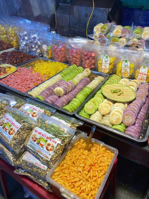 Sapa Night Market Experience – BBQ, Hotpot & Black Chicken - Choosing Sapa BBQ around a charcoal grill