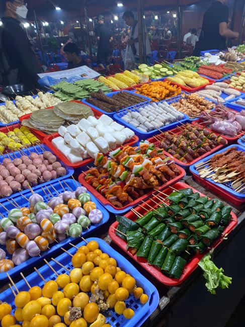 Sapa Night Market Experience – BBQ, Hotpot & Black Chicken - Starting in Sapa: a short evening with room to choose